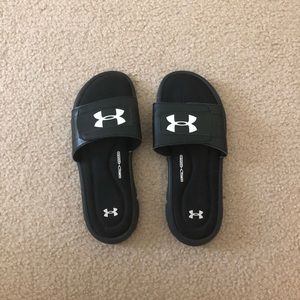 UNDERARMOUR SLIDES
